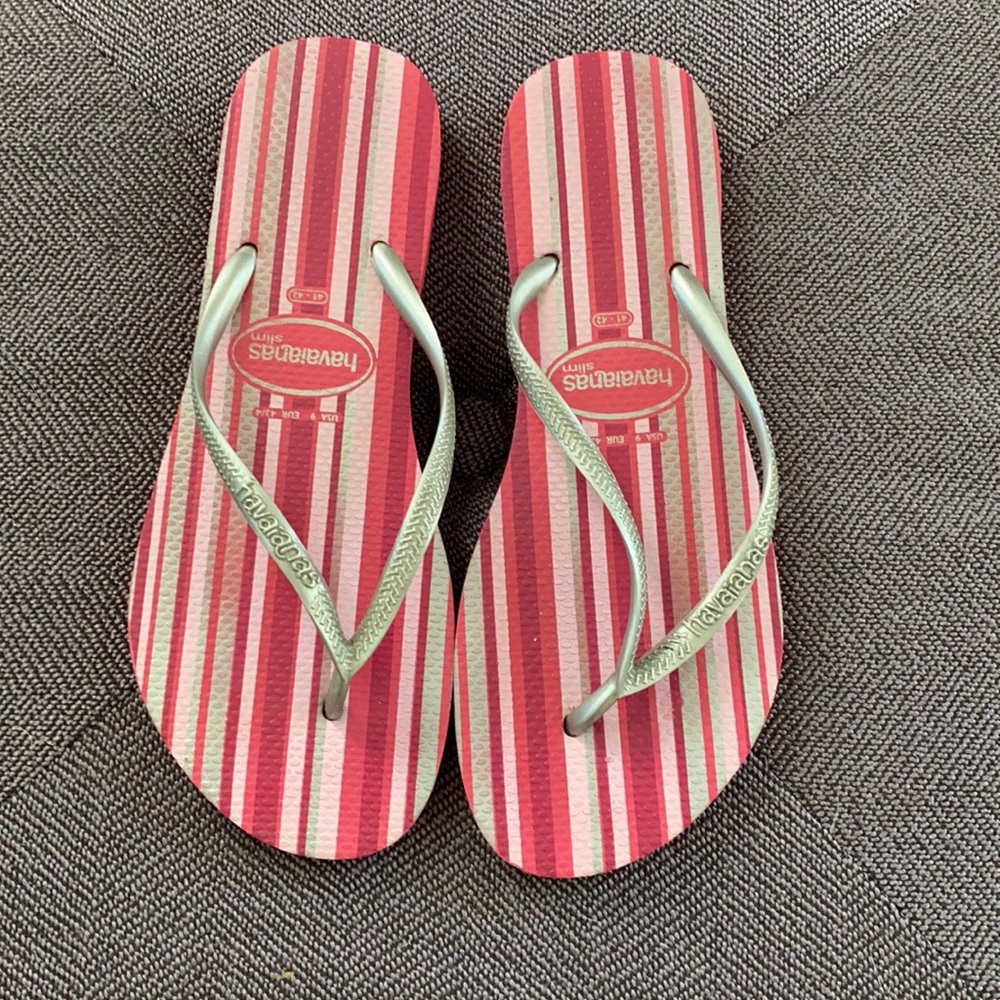 Havaianas pink stripe flip flops